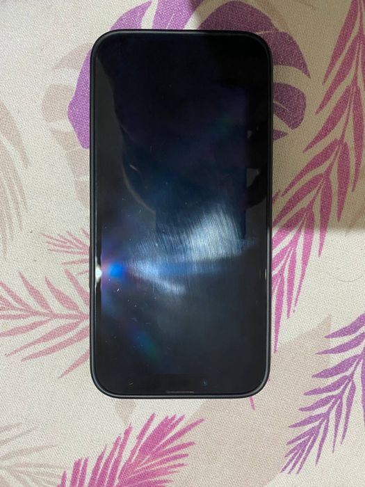 Продам iPhone 13