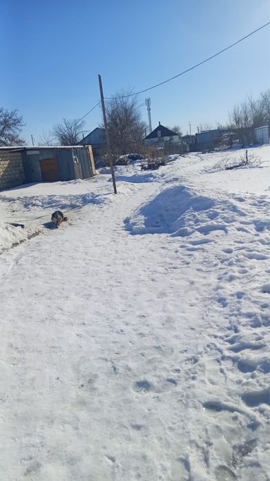 Ақтөбеде 3 бөлмелі кең жер үй сатылады!