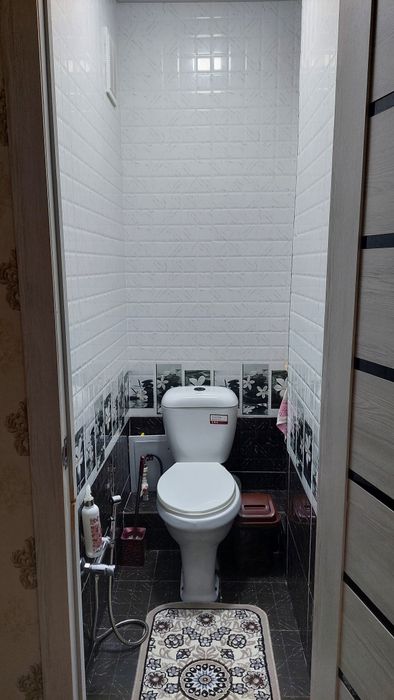 Продаётся  3 х комнатная квартира 1 этаж