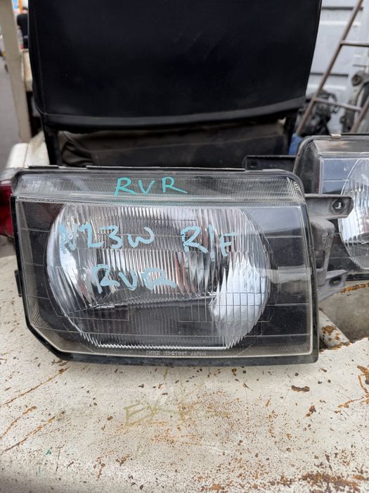 Правая фара на Mitsubishi RVR