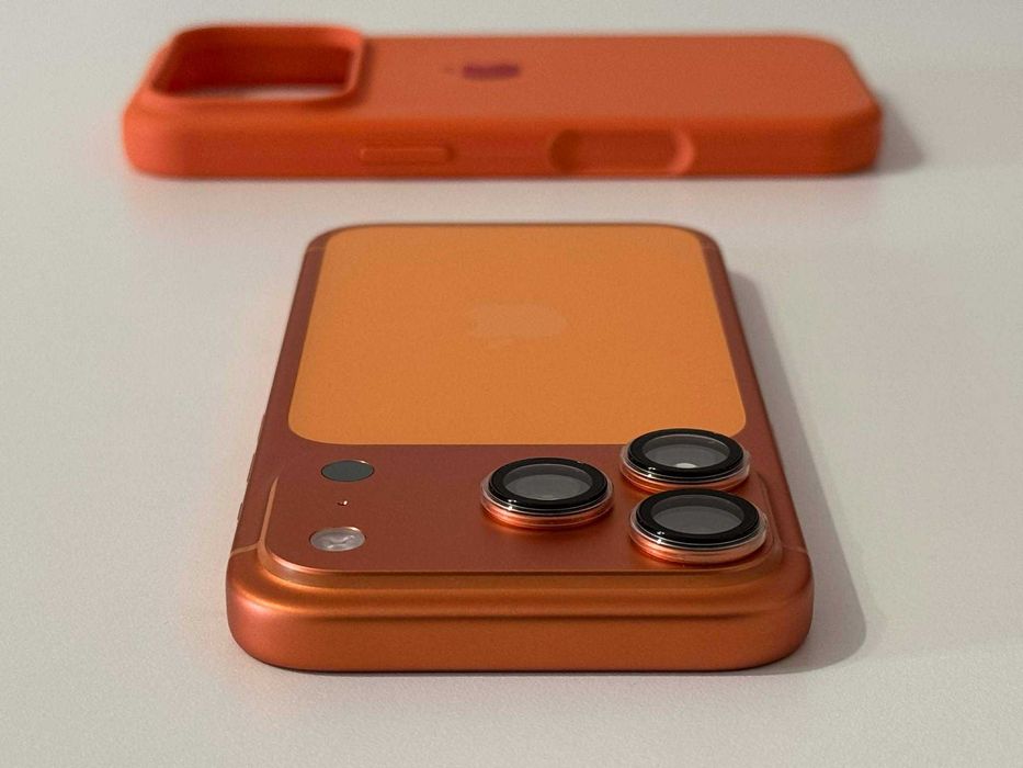 Бартер! Като НОВ! iPhone 17 Pro Cosmic Orange (Оранжев)