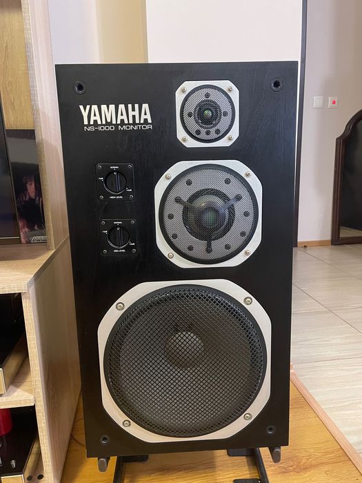 Yamaha ns1000m + стелажи