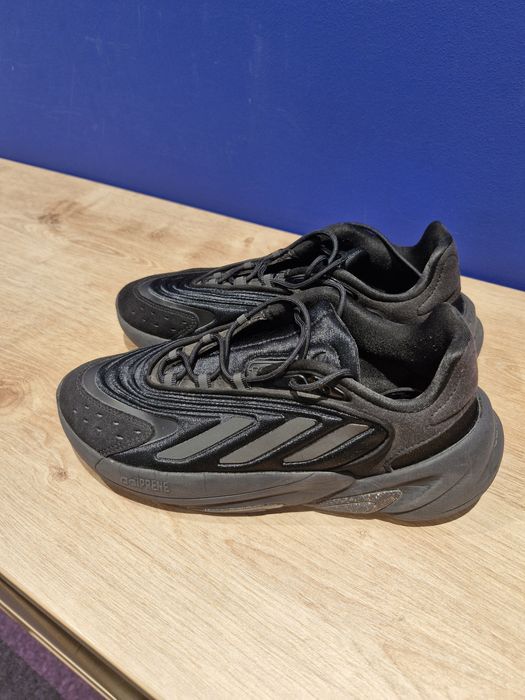 Adidas Ozelia black