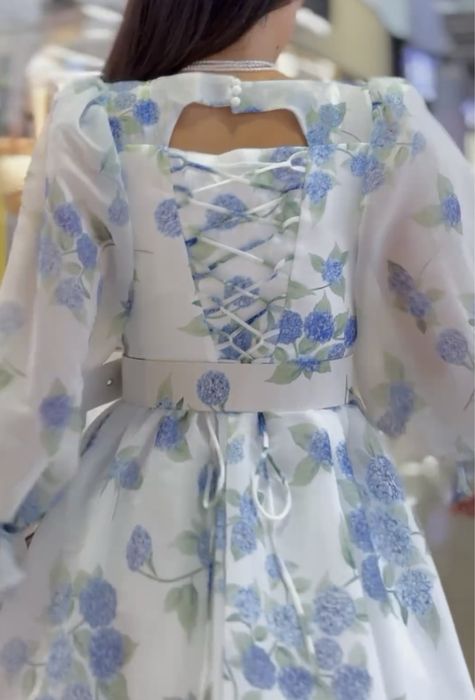 Платье женское (новое)