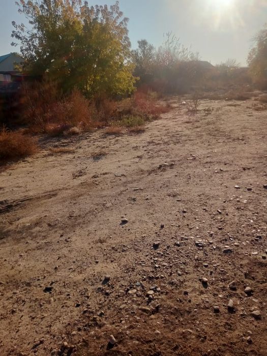 Участок в доль дороги с фундаментом