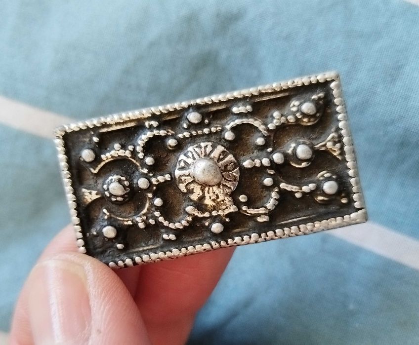 Бижута Гривни и Брошки