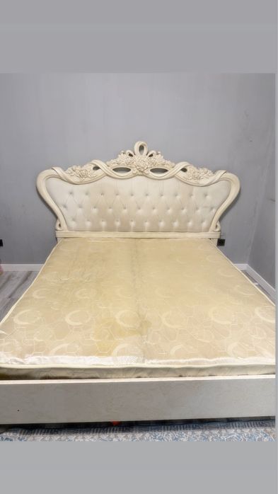 Кровать двуспальная