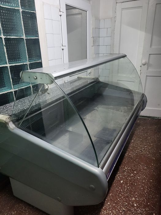 Холодильная витрина