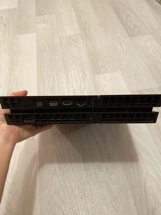 Продаю Playstation 4 | БЕЗ ГЕЙМПАДОВ!!!