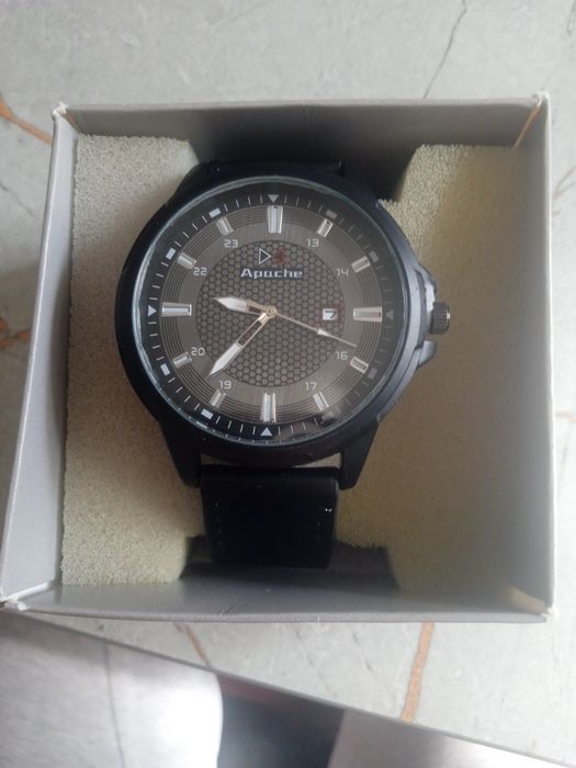 Qoʻl soatlari sotiladi