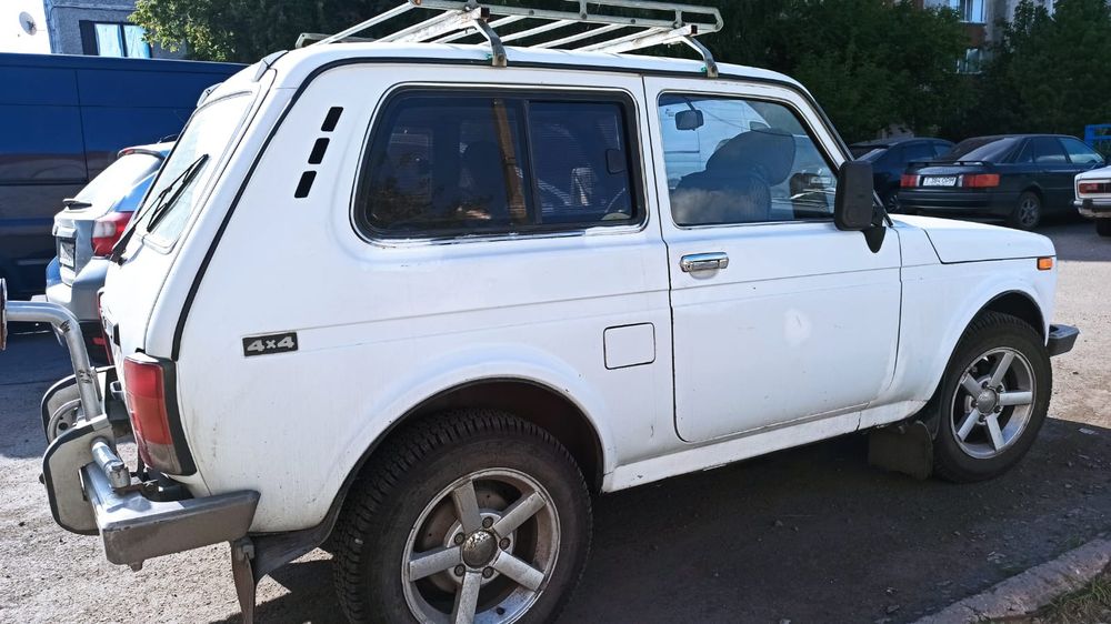 Продам автомобиль НИВА
