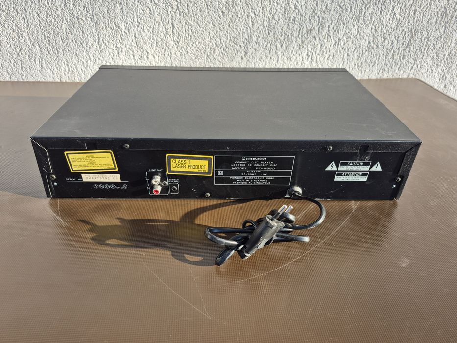 Vând compact disc pleyer marca Pioneer model PD-4550,made in  Singapor