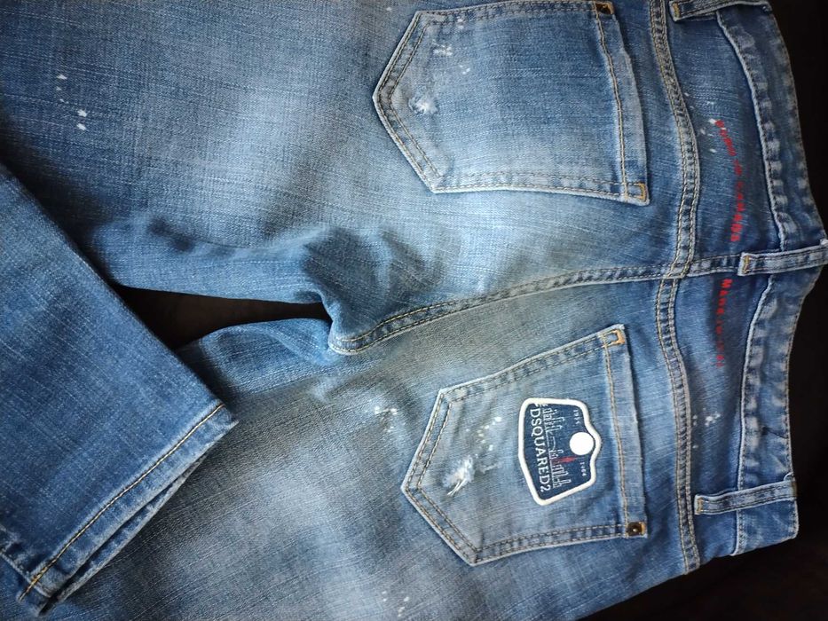 Blugi Dsquared,originali ,mărimea 38,impecabili.Preț 500 Ron.
