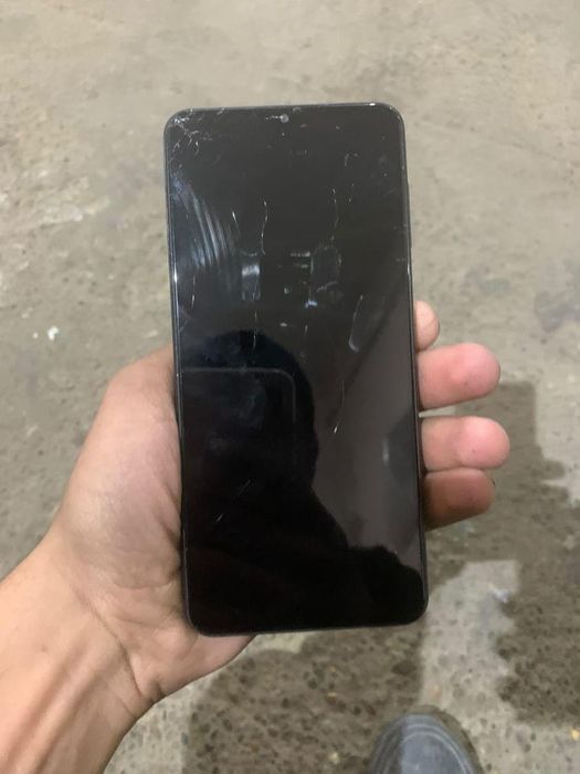 Samsung galaxy A12 sotiladi