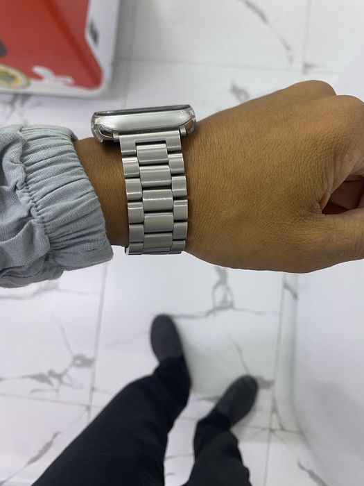 Продам смарт часы Apple Watch 9. АКБ 98%