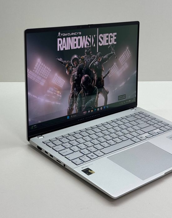 Asus Vivobook S15 — Snapdragon X Elite X1E78100 / 1TB M2 Nvme SSD /