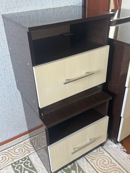 продам шкаф комот и тумбочки