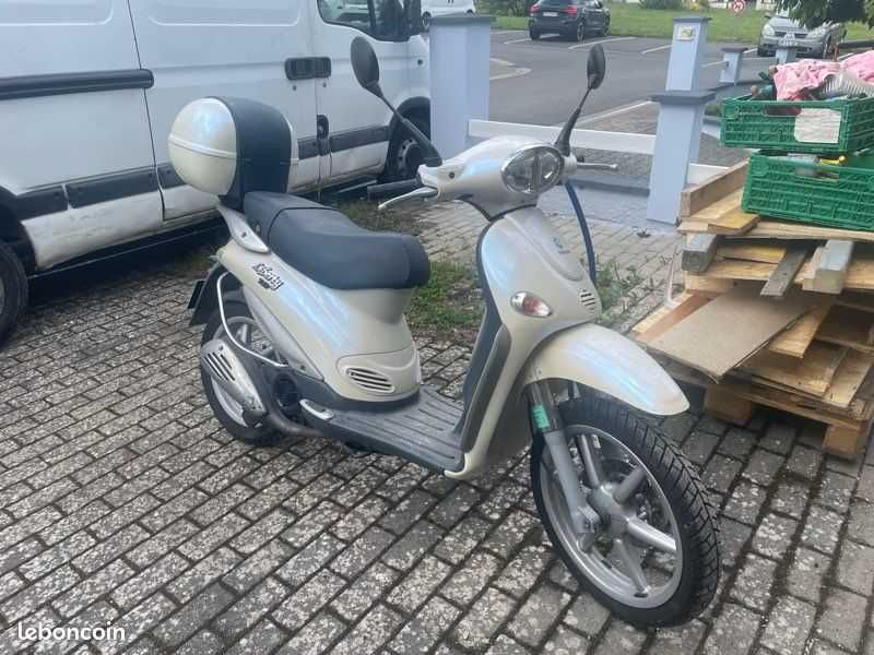 Piaggio liberty Пиаджо Либерти 50 125 150 200 всички години Скутер мотопед НА ЧАСТИ
