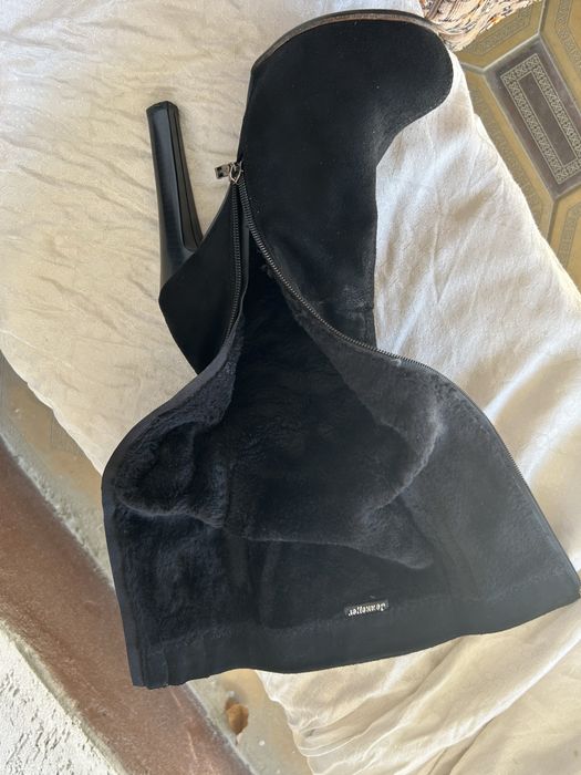 Қысқы аяқ киім сатылады