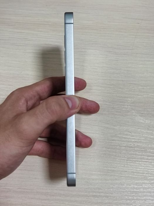 Samsung s24 fe 8/128