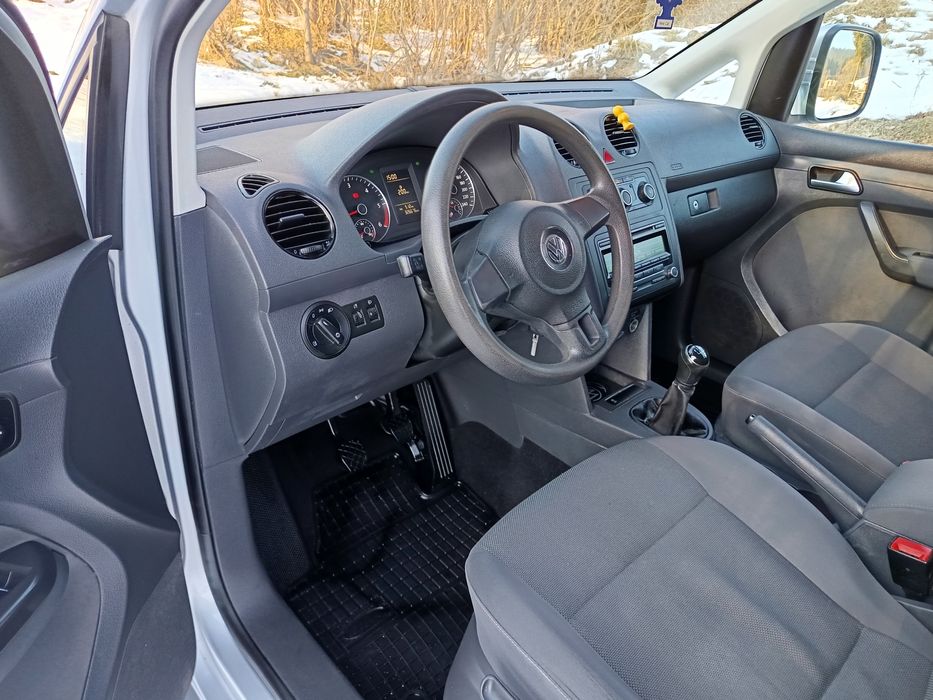 VW. CADDY 1,6 TDi 2014.  110 cp