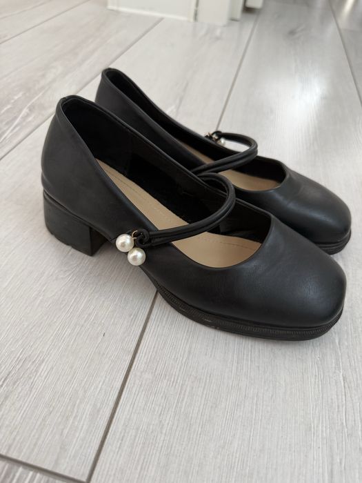 Женские туфли на каблучке