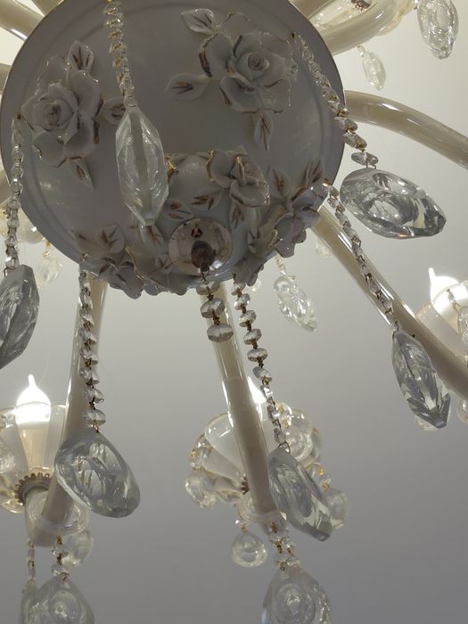 Продам Люстрый хорошом состояние.