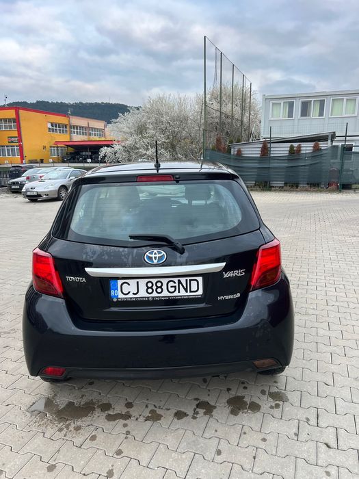 Vand Toyota Yaris 2015 hibrid, 7499€