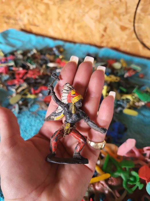 Детски фигурки от 80те войници коли и индианци