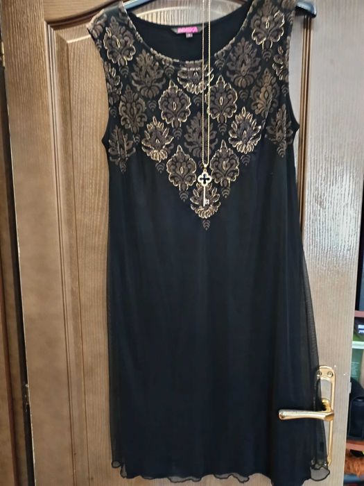 Продавам официална туника без ръкав