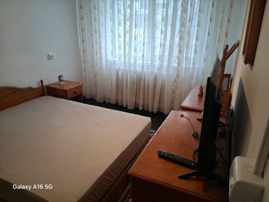 Inchiriez apartament