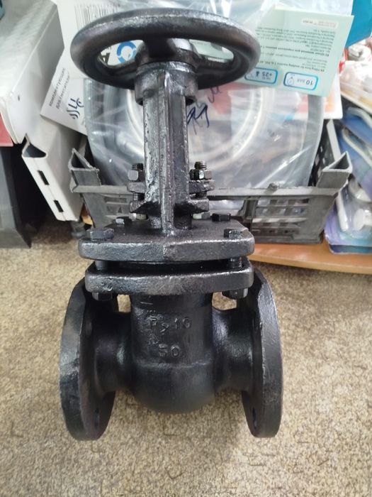 Задвишка чугунная D 50