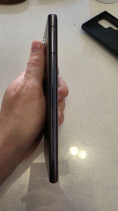Samsung Galaxy S22 Ultra 256GB / 12GB RAM