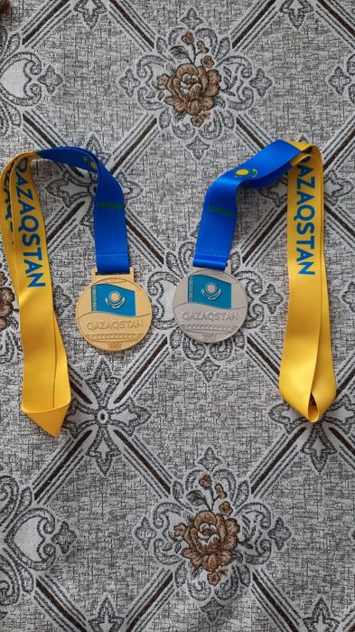 Продам медали спортивные