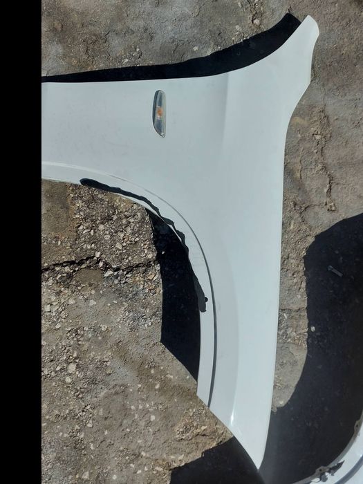 Преден ляв и преден десен калник за БМВ х1 Е84