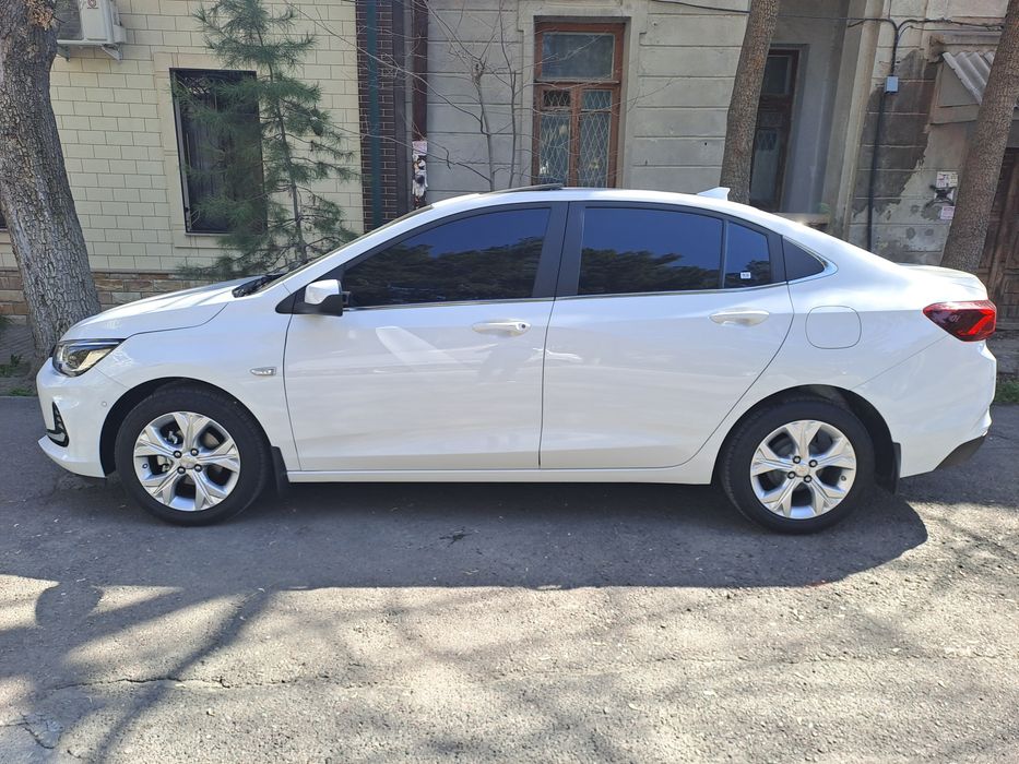 Onix premier 2 2023 sotiladi