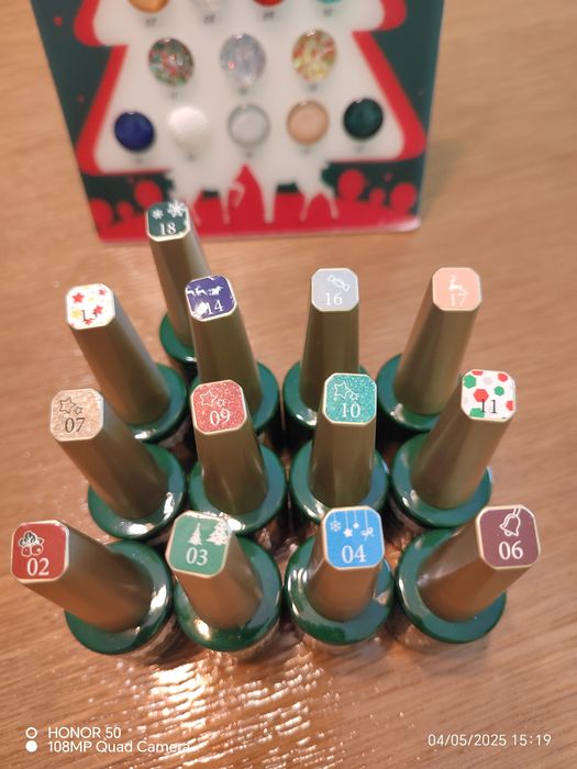 Гел лакове и аксесоари