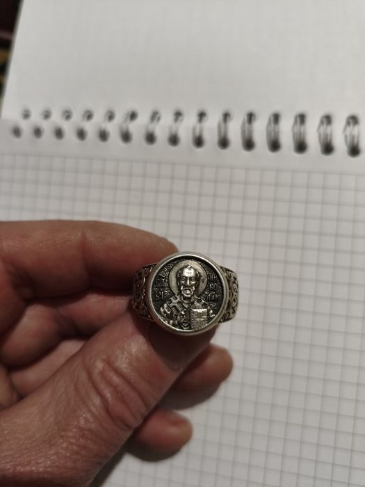 Продам перстень серебро и кулон крестик.