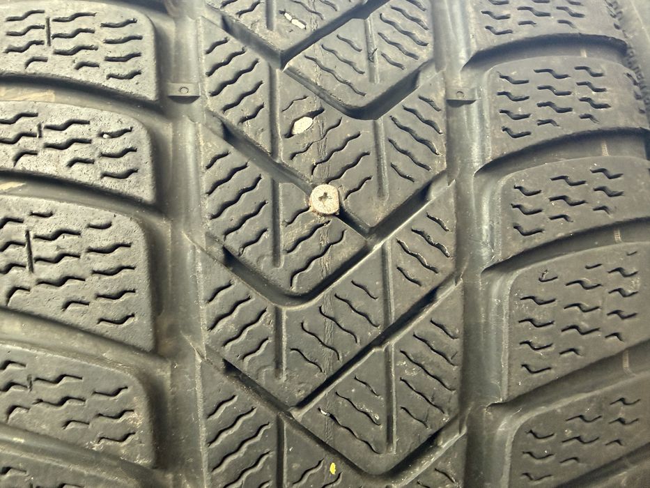 4x Anvelope iarna 245/45 R18 - Pirelli  Sotto Zero 3 Winter