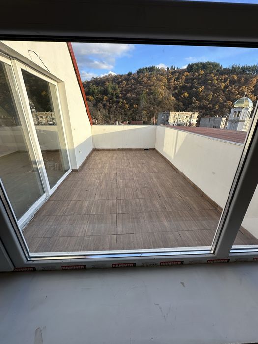 МЕЗОНЕТ 195кв гр.Дупница център, затворен комплекс+парко място