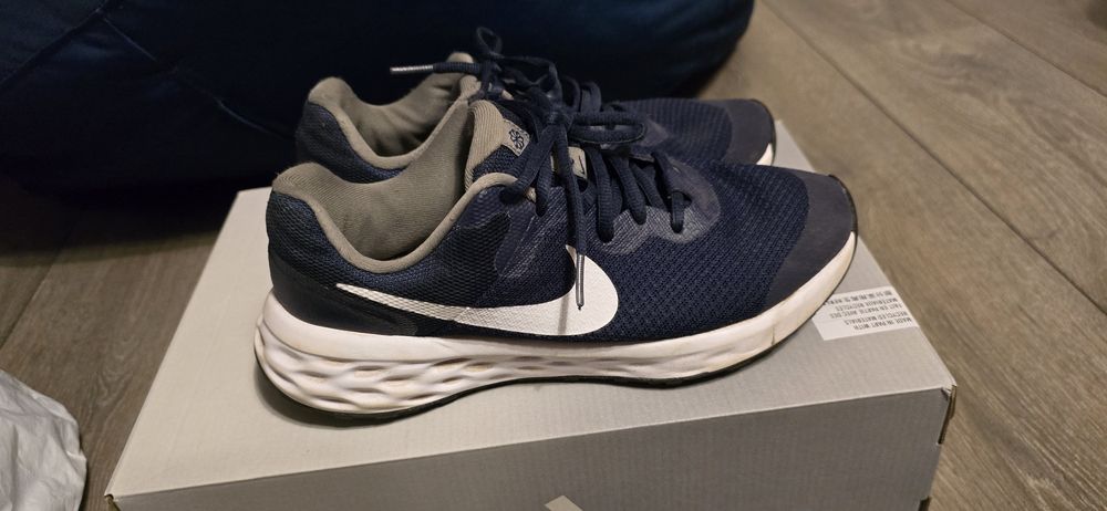 Маратонки   Nike