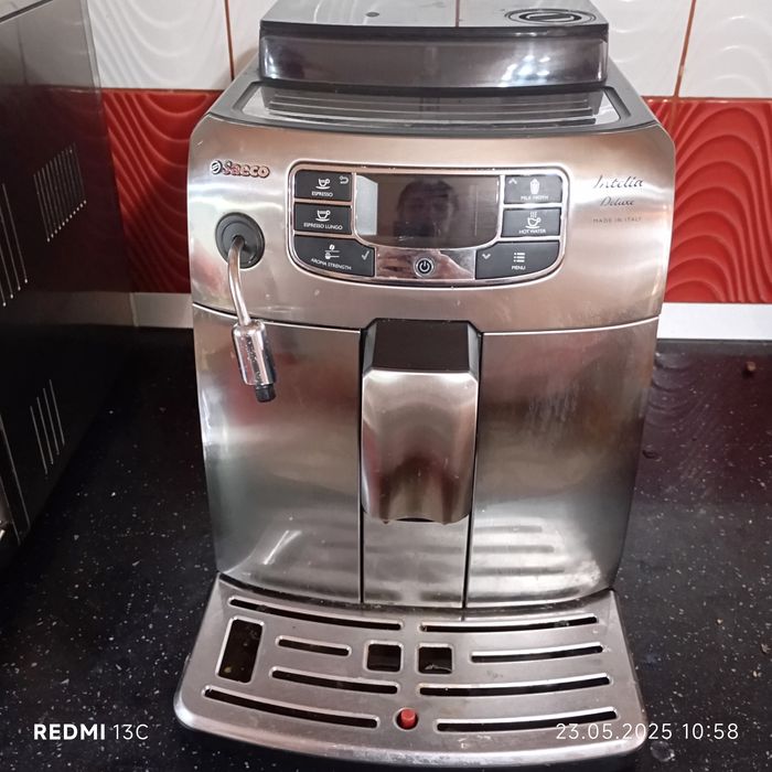 Vând  doua aparate  de cafea Saeco