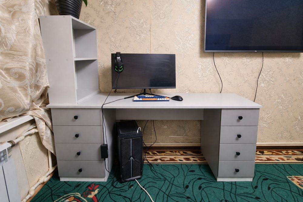 Срочно продам кровать, шкаф