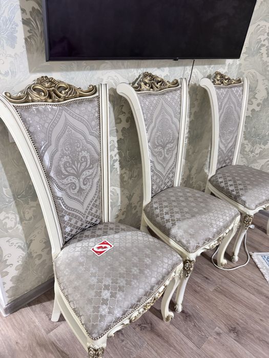 Продам стол, 8 стульяв