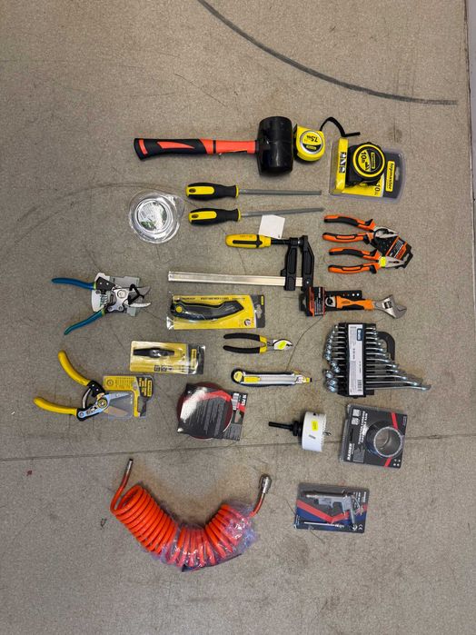 Ключ звездогаечен к-т 12бр/Клещи/Нож макетен/Ролетка/Стяга/Чук гумен/Брадва