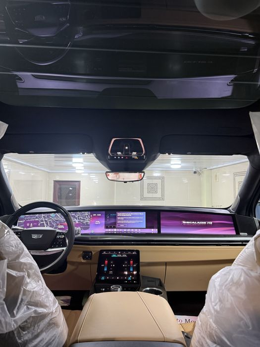 Cadillac Escalade IQ Sport 2