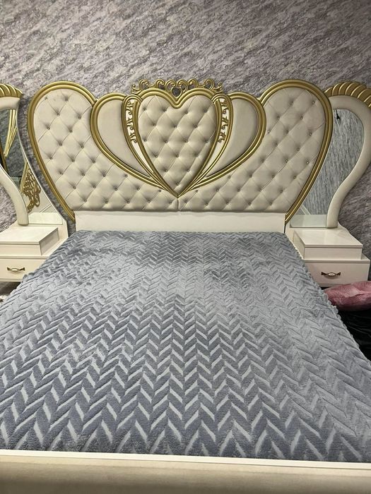 Продава се спален комплект