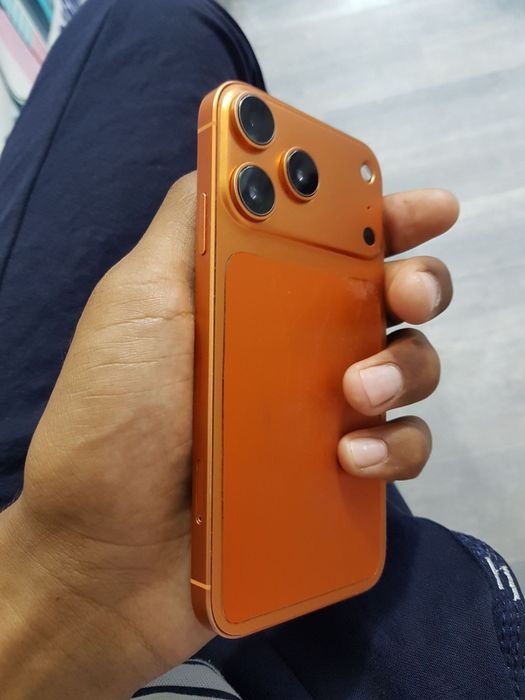 Iphone XR 17 pri korpus yonmidi paltada ishi bor