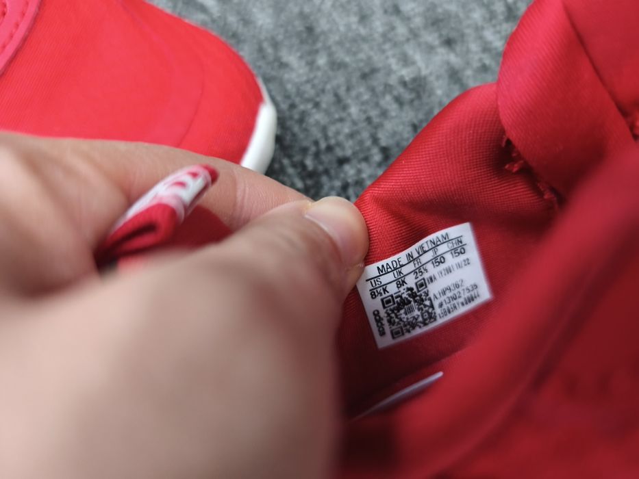 Adidași usori fetita