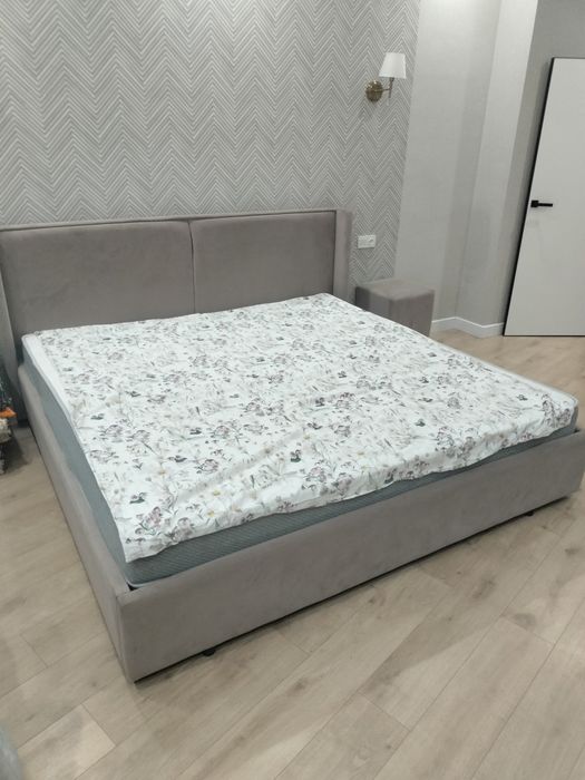 Кровать для спальни